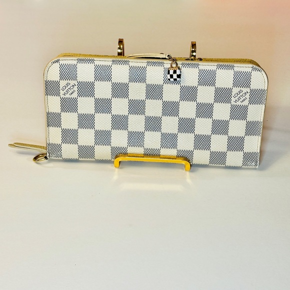 Louis Vuitton damier long bifold wallet. - Picture 6 of 16